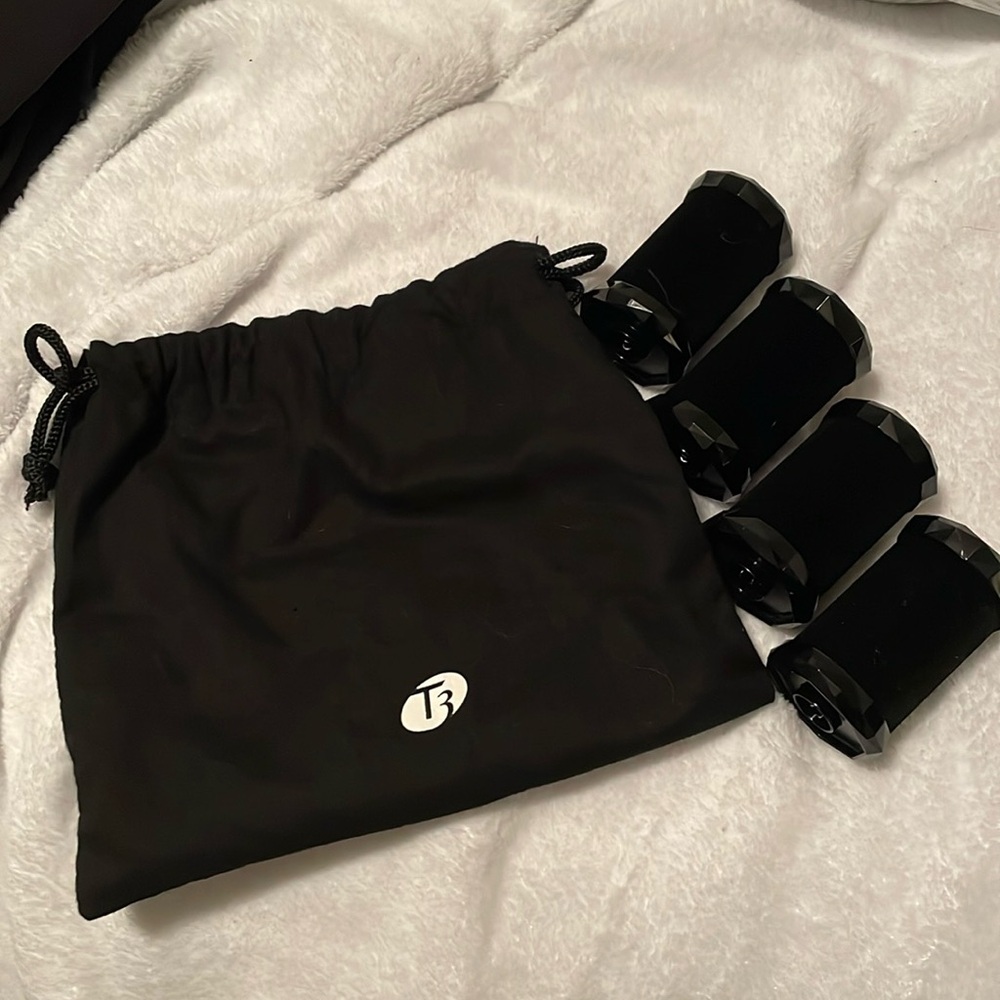 1.5 inch T3 volumizing hot rollers set of 4. Never used